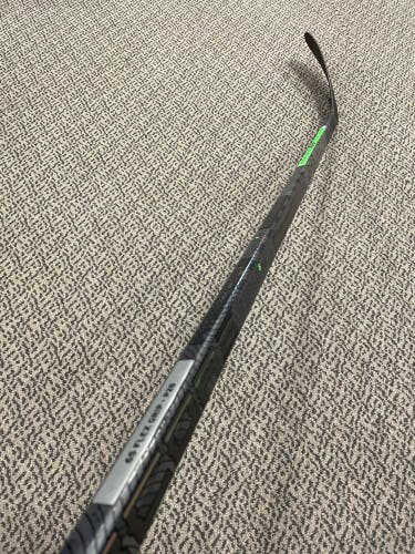 CCM Trigger 6 Pro P28 curve 65 flex right hand stick