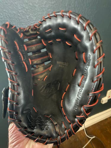 Used Right Hand Throw Rawlings First Base R9 Baseball Glove 12"