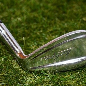 Ben Hogan 	Apex	8 Iron 	Right Handed 	35.5"	Steel 	Seniors	New Grip