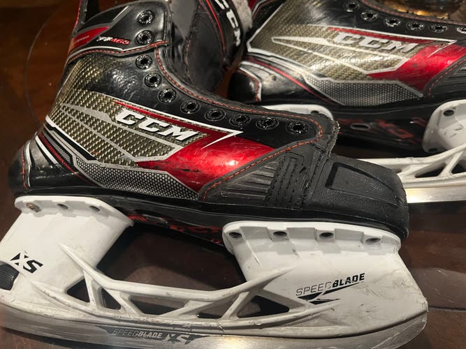 Senior CCM Regular Width  Size 7 JetSpeed FT460 Hockey Skates