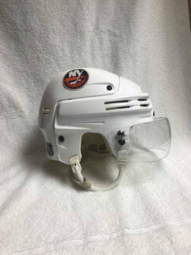 Medium  Bauer 4500 & Pro Cut Bauer Visor New York Islanders Pro Stock