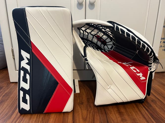 New CCM EFlex 5 Glove & Blocker