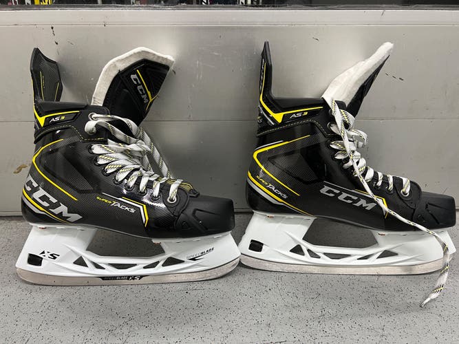 Senior CCM Regular Width Size 8.5 Super Tacks AS3 Hockey Skates