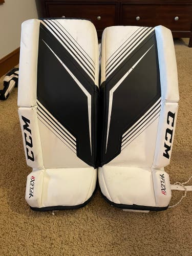 CCM youth 24inch goalie pads