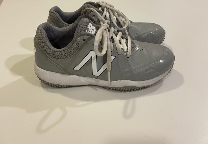New Balance turf shoes size youth 2.5