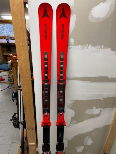 Men's 2021 Atomic WC GS Skis w/ Bindings
