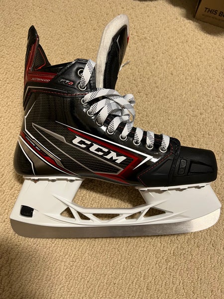 New Senior CCM Regular Width Pro Stock Size 8.5 JetSpeed FT2 Hockey Skates