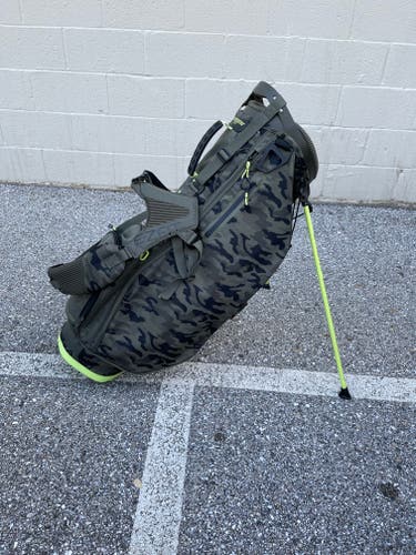 Sun Mountain 2022 3.5 LS Stand Golf Bag