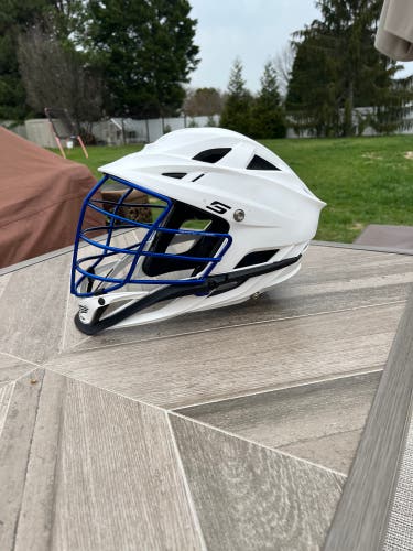 White Cascade S with Blue Facemask