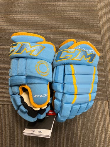 New South Dakota CCM 14" Tacks 4 Roll Pro Gloves