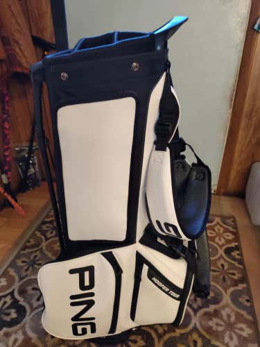 Ping Hoofer Tour Stand Golf Stand Bag Pre-owned & well taken care of bag