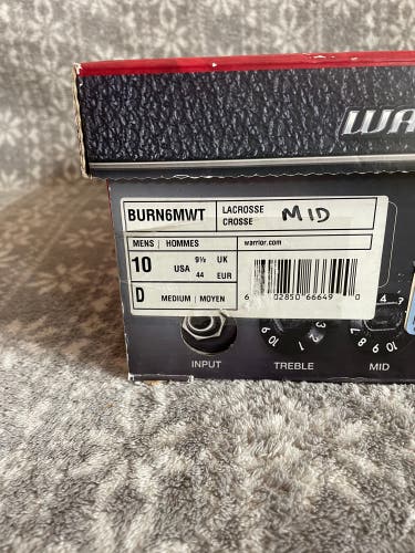 White Adult New Size 10 (Women's 11) Molded Cleats Warrior Mid Cut Burn 6.0