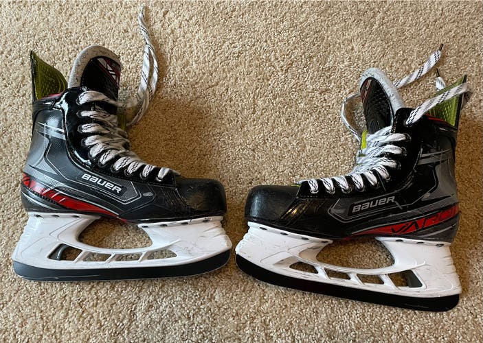 Senior Bauer Regular Width Size 8 Vapor X2.9 Hockey Skates