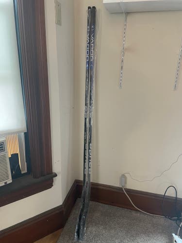 Senior Right Handed Mid Pattern  Vapor Hyperlite Hockey Stick