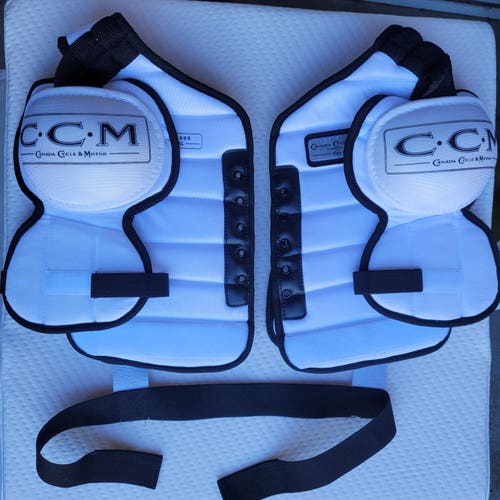 CCM SP1899 Shoulder Pads Senior Large