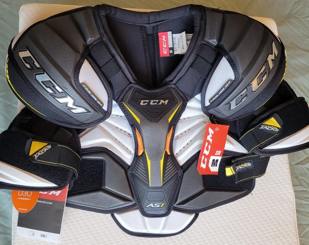 New CCM Super Tacks AS1 Shoulder Pads Sr Medium (NWT)