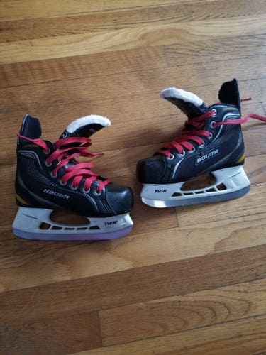 Youth Used Bauer Supreme One20 Hockey Skates Regular Width Size 12