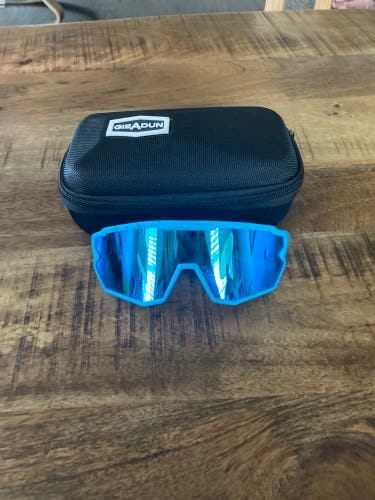 Gieadun sports sunglasses With 2 Extra Lenses