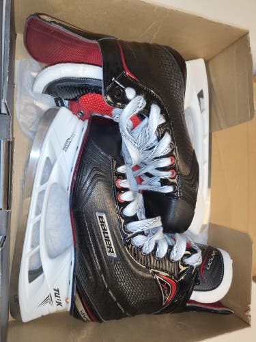 Senior New Bauer Vapor X700 Hockey Skates Regular Width Size 10