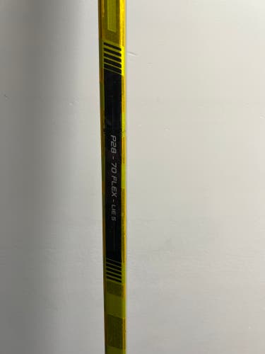 Senior Right Handed Toe Pattern Supreme UltraSonic Hockey Stick