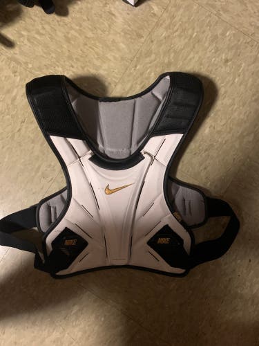 Used Large Nike Vapor Shoulder Pads