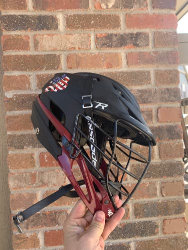 Mate Black Cascade R Helmet