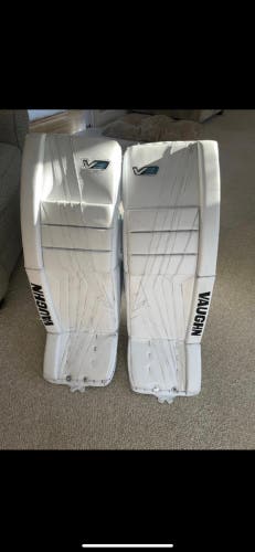 31" Vaughn  Velocity V9 Goalie Leg Pads