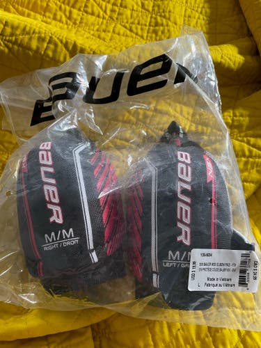 New Medium Bauer NSX Elbow Pads
