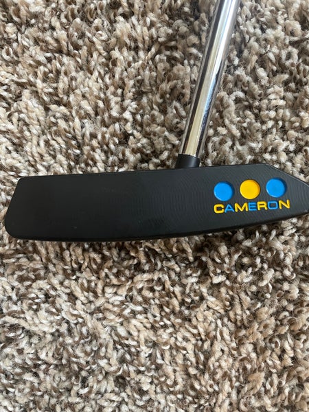 Men's Used Scotty Cameron Right Handed Blade Scotty Cameron Newport 2.6 Putter 35"