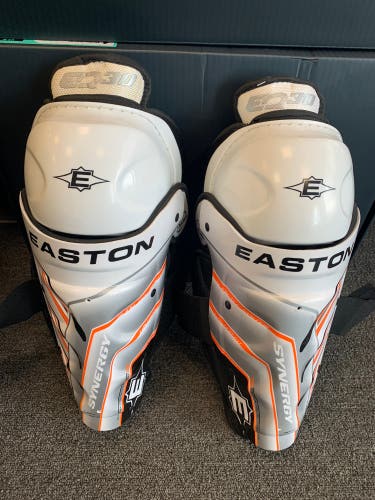 Easton EQ30 Shin Guard