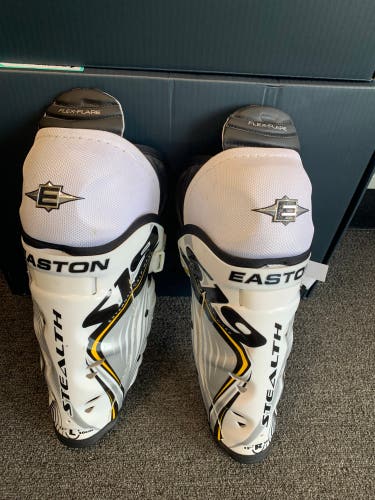 Easton S19 Shin Guard