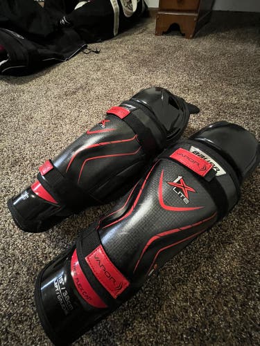 15” Bauer Vapor 1X Lite Shin Pads