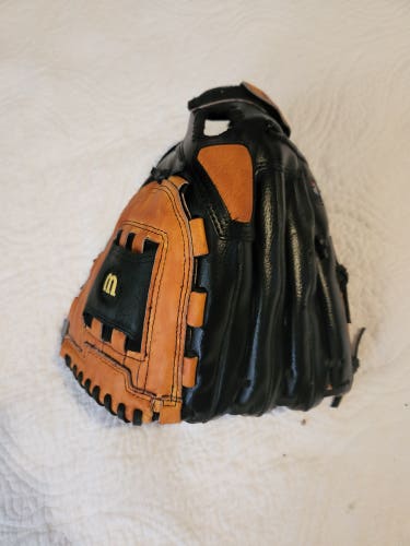 Wilson Protégé Right Hand Throw A2489 Baseball Glove 12.5"