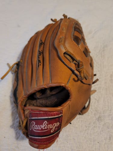 Used Rawlings Right Hand Throw RBG92 Baseball Glove 12"
