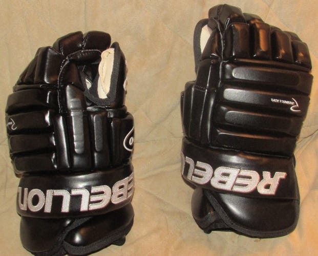New 12.5" Rebellion 7500 Junior ice hockey gloves black