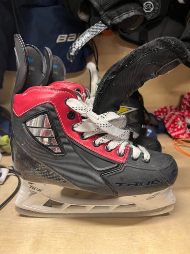 Junior True Regular Width Pro Stock Size 6.5 Pro Custom Hockey Skates