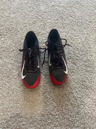 Black Molded Cleats Low Cut vapor