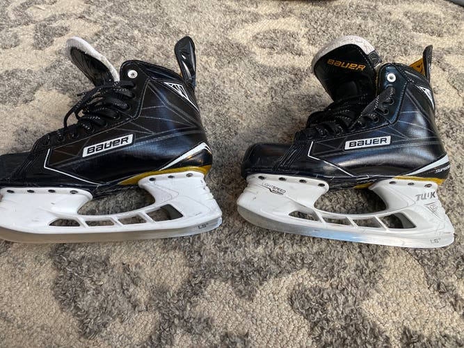 Bauer S180 hockey skates. Size 7.5 D