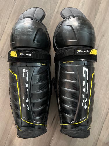 CCM  Tacks 9080 Shin Pads size 13”