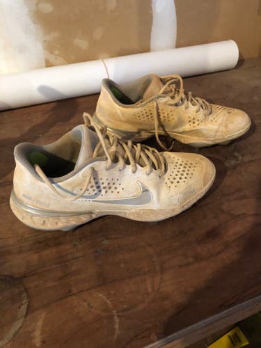 White Adult Men's Used Size Men's 10.5 (W 11.5) Metal Nike