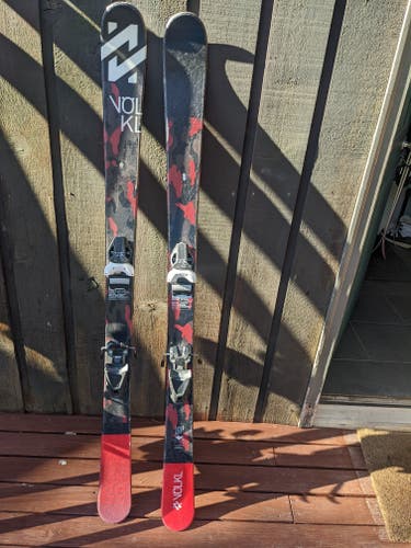Used Kid's 2016 Volkl Park Ledge Jr 138cm Skis With Bindings