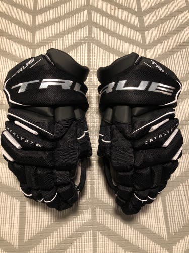 Black 13" True Catalyst 9X Gloves