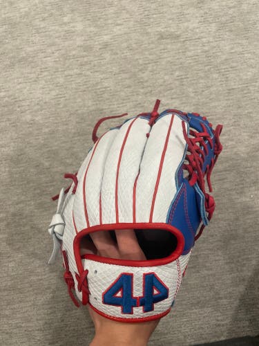 Outfield 12.75" Signiture Series Baseball Glove