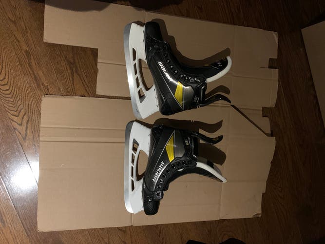 Senior Bauer Regular Width Size 7.5 Supreme 3S Pro Hockey Skates