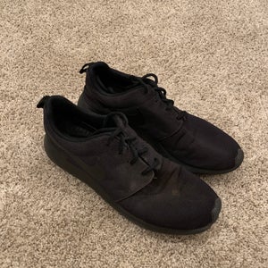 Black Size 8.5 (Women's 9.5) Nike Shoes