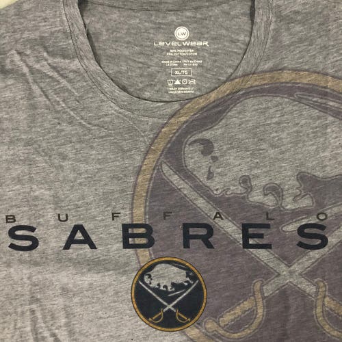 Buffalo Sabres mens XL tshirt