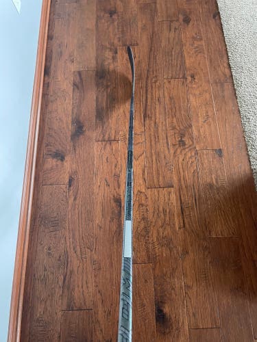 Intermediate Right Handed Mid Pattern  RibCor Trigger 6 Pro Hockey Stick