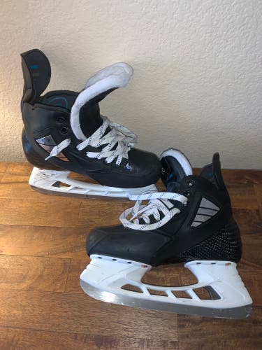 Senior True Regular Width Pro Stock Size 7.5 Pro Custom Hockey Skates