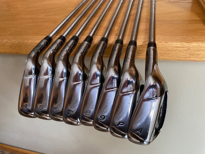 Men's Right Handed Stiff Flex Steel Shaft Iron Set