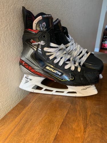 Senior Bauer Regular Width Pro Stock Size 8.5 Vapor 2X Pro Hockey Skates